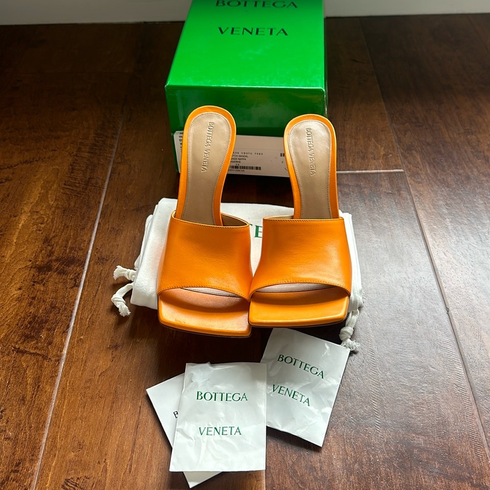 NIB Bottega Stretch Sandal
